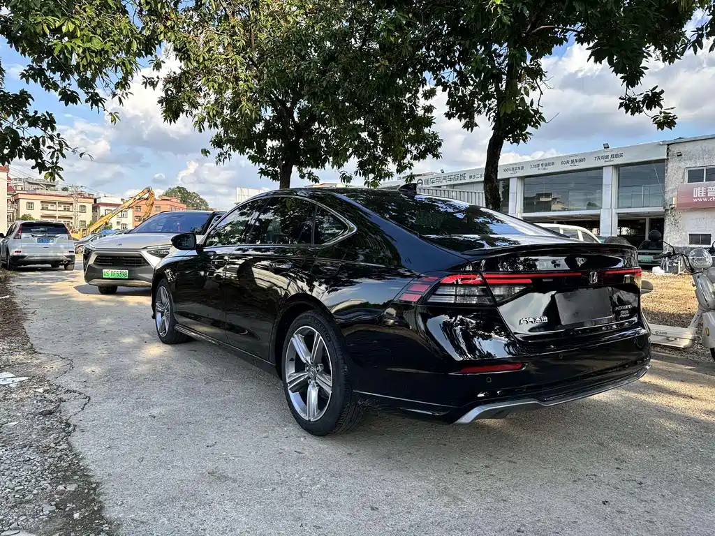 Honda Accord — фото 6