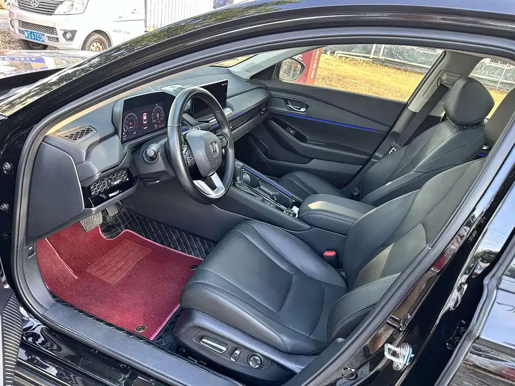 Honda Accord — фото 9
