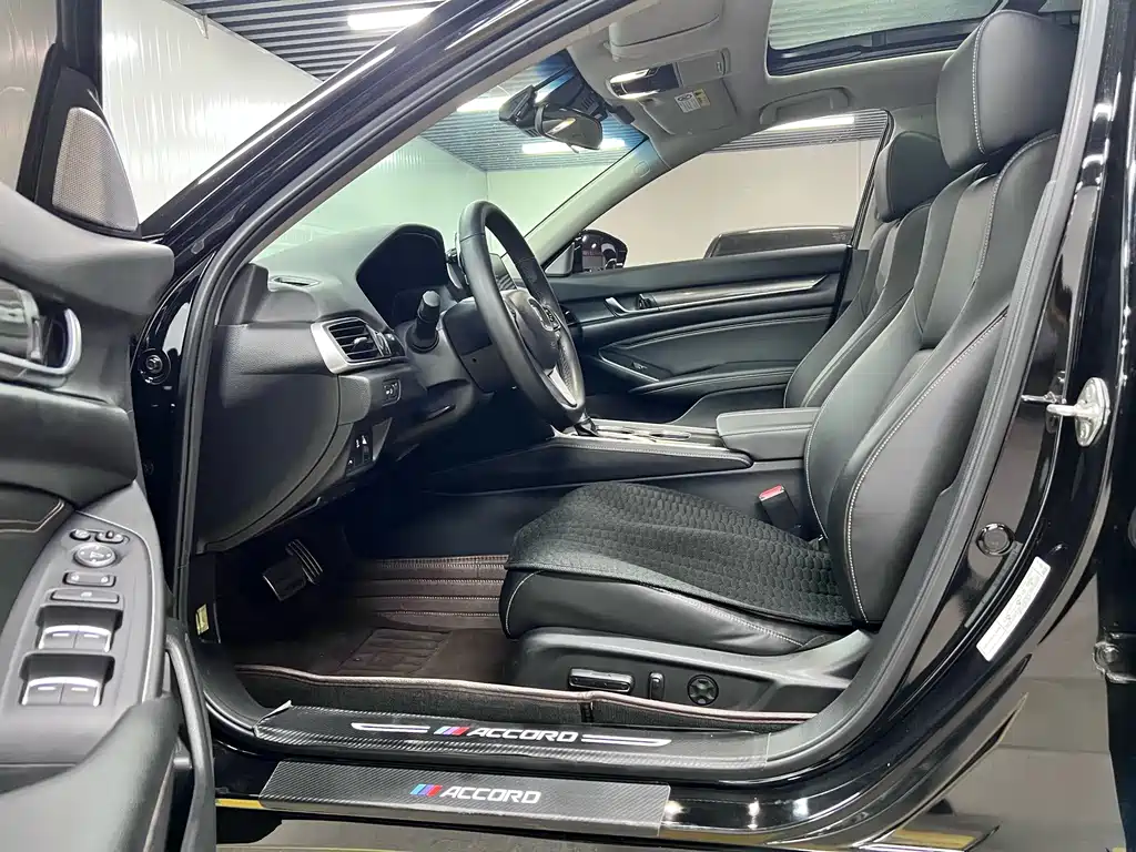 Honda Accord — фото 6