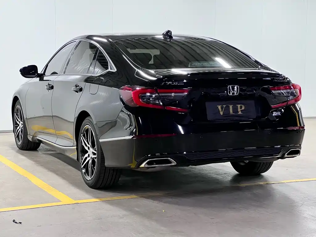 Honda Accord — фото 9