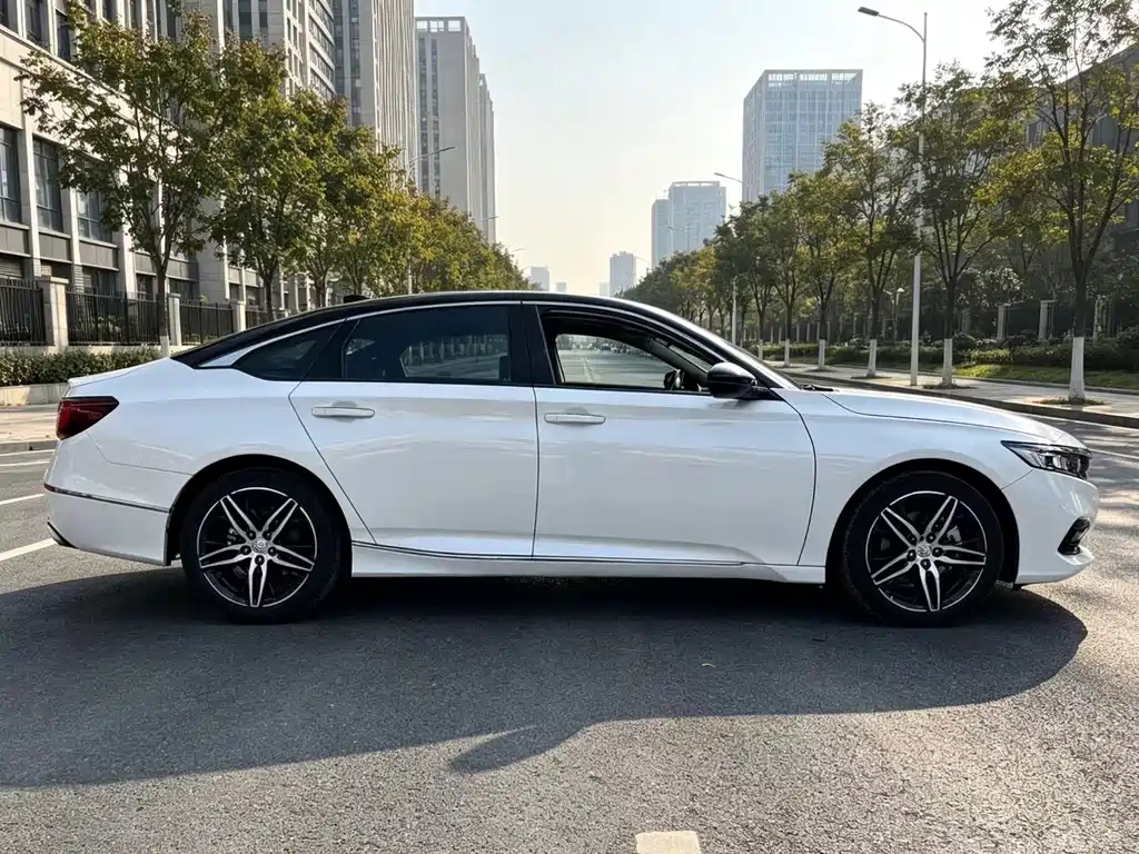 Honda Accord — фото 3
