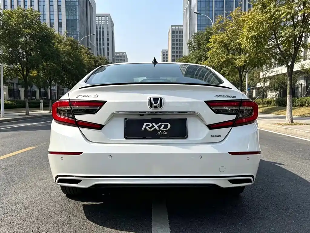 Honda Accord — фото 4