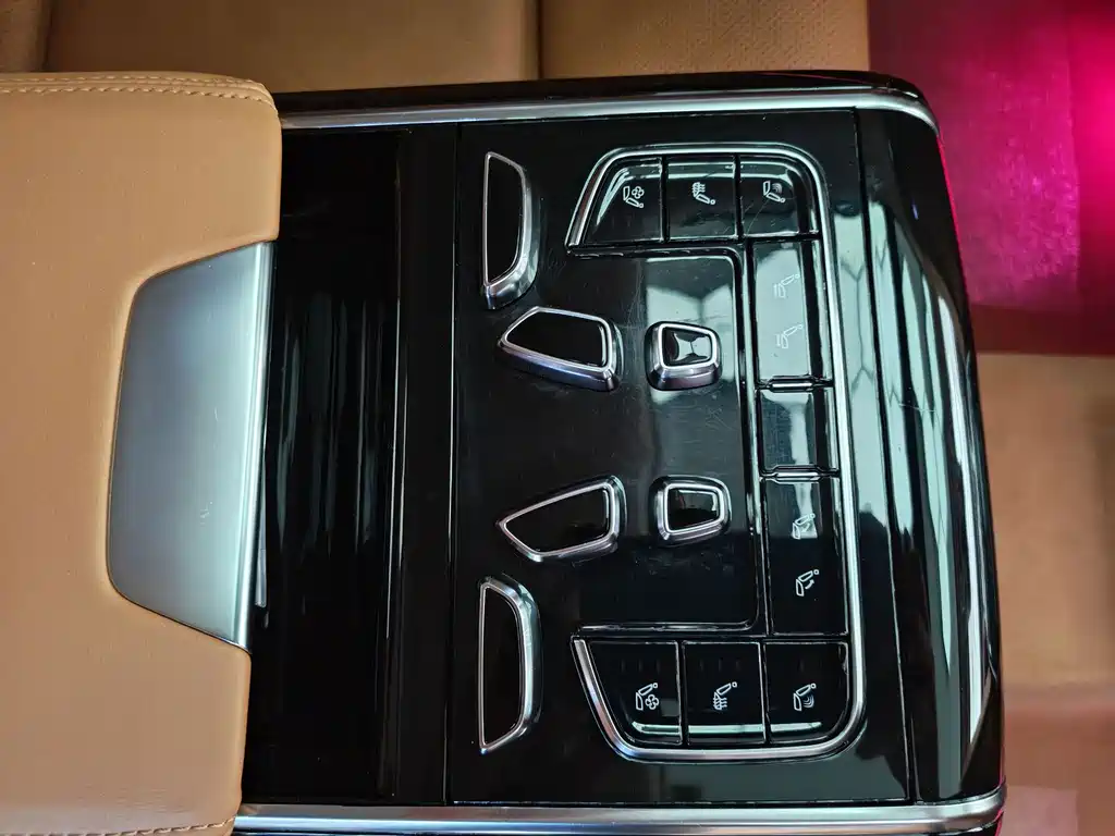 Hongqi Hongqi H9 — фото 6