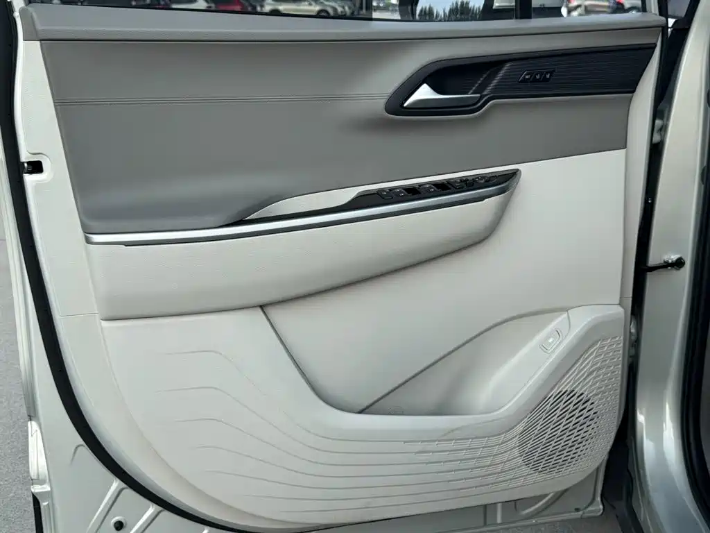 Hyundai Custo — фото 18