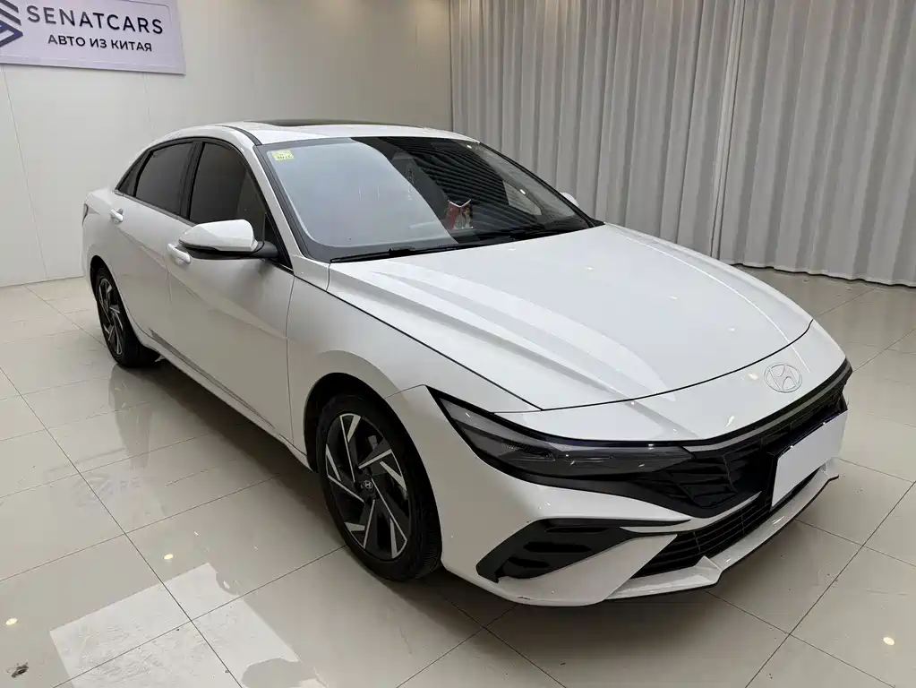 Hyundai Elantra — фото 3
