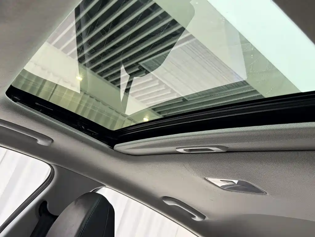 Hyundai Elantra — фото 10