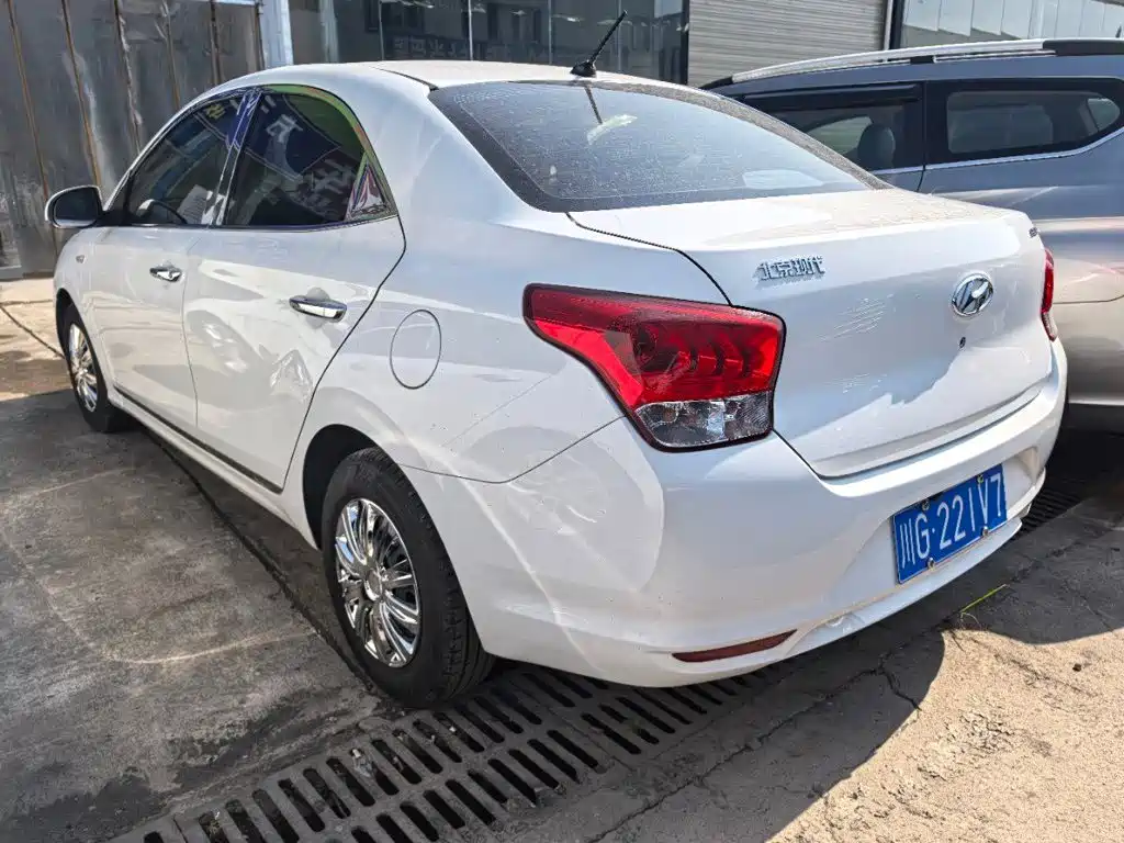 Hyundai Verna — фото 4