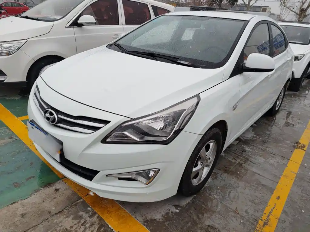 Hyundai Verna — фото 2
