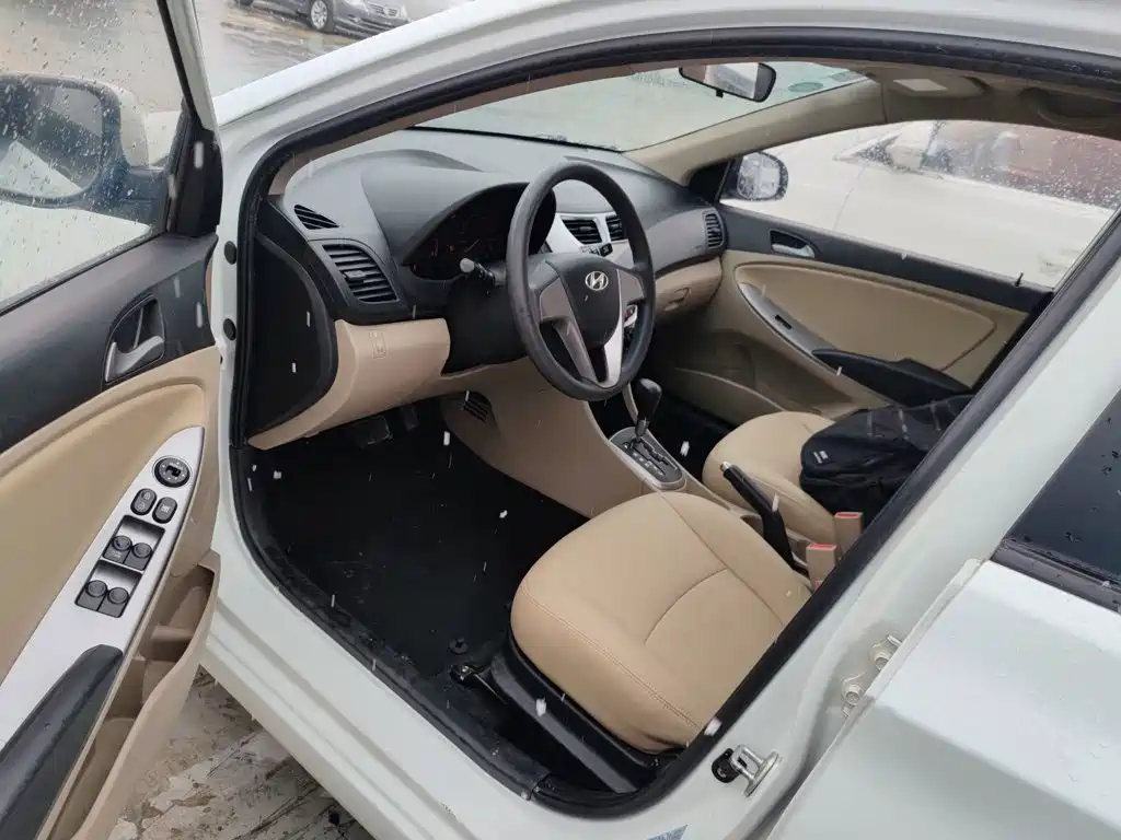 Hyundai Verna — фото 13