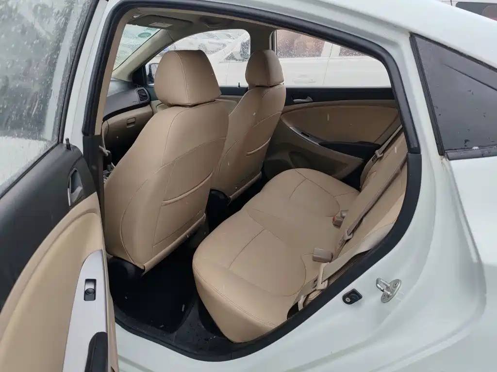 Hyundai Verna — фото 14