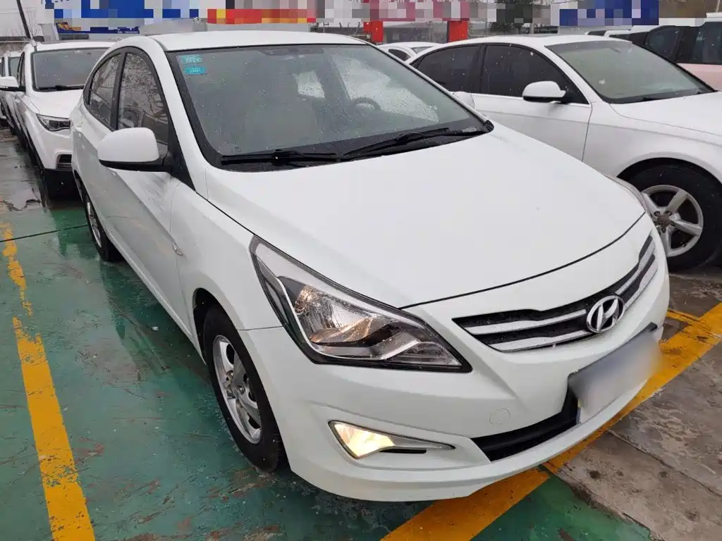 Hyundai Verna — фото 23