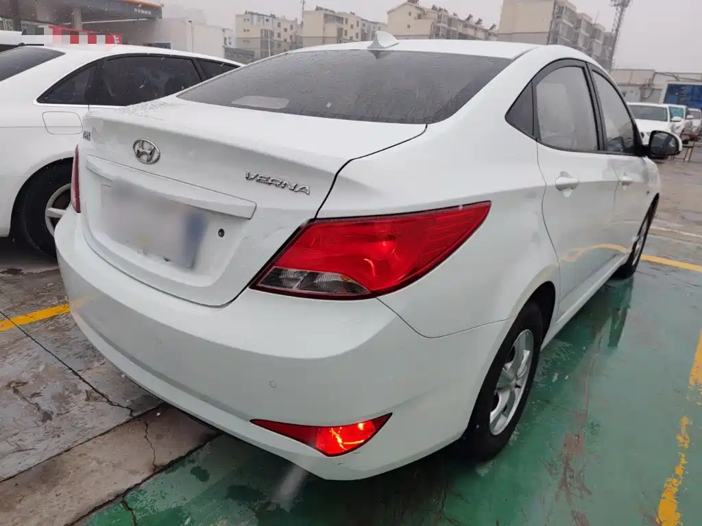 Hyundai Verna — фото 6