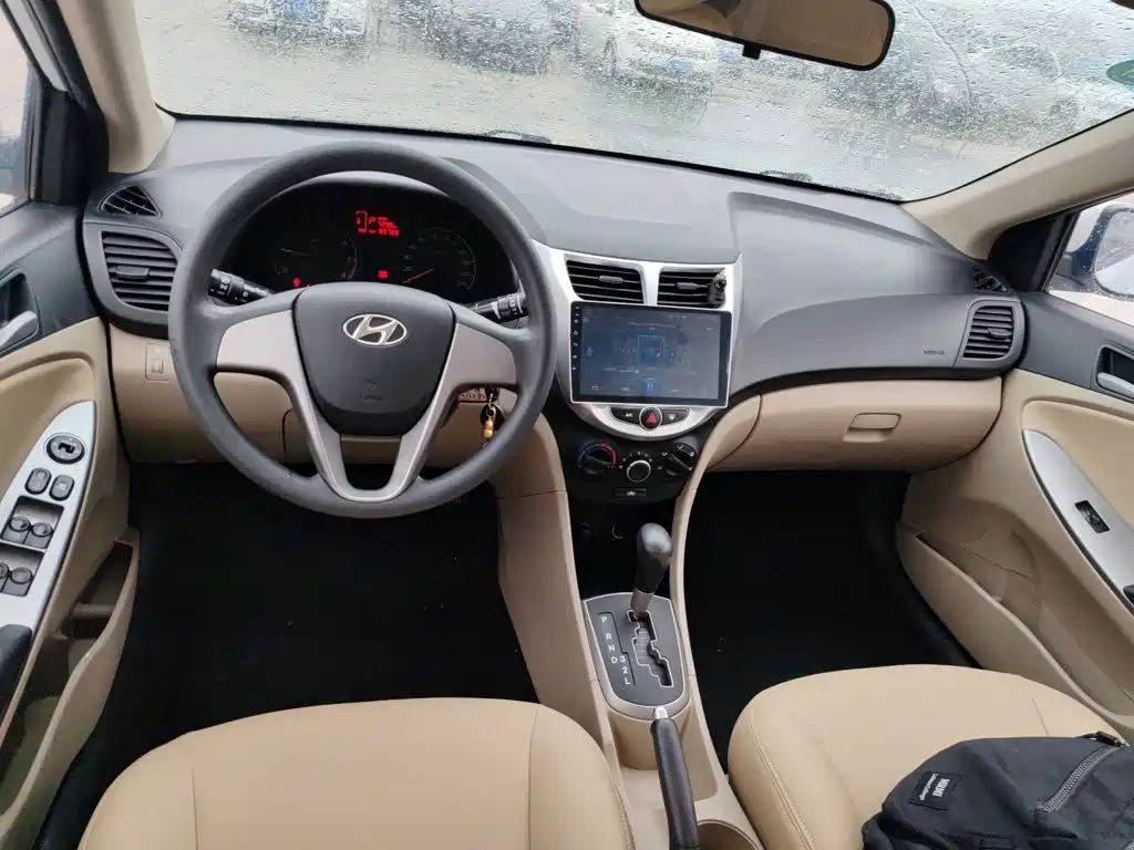 Hyundai Verna — фото 7