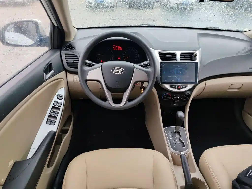 Hyundai Verna — фото 8