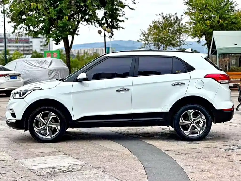Hyundai ix25 — фото 4