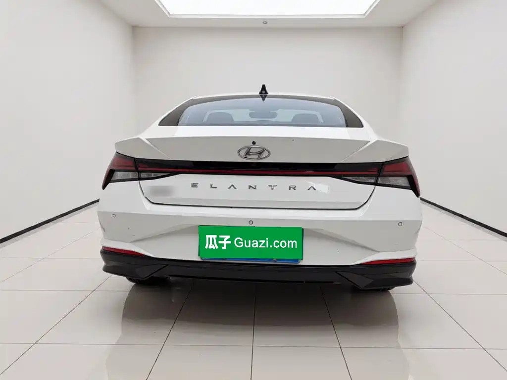 Hyundai Elantra — фото 5