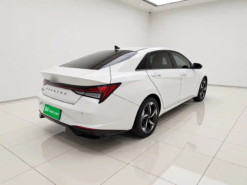 Hyundai Elantra — фото 6