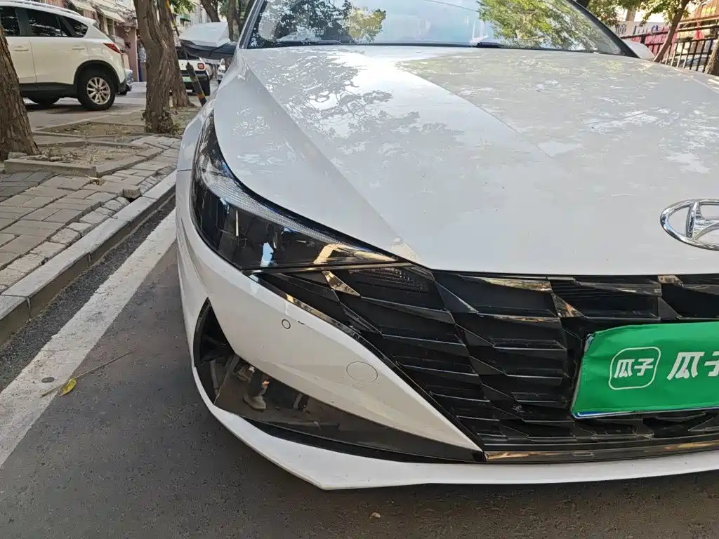 Hyundai Elantra — фото 7