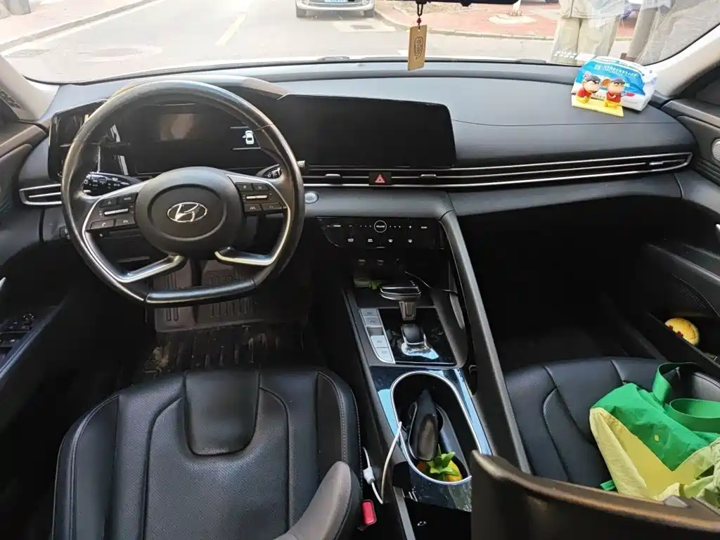 Hyundai Elantra — фото 10