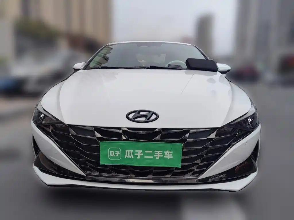 Hyundai Elantra — фото 2