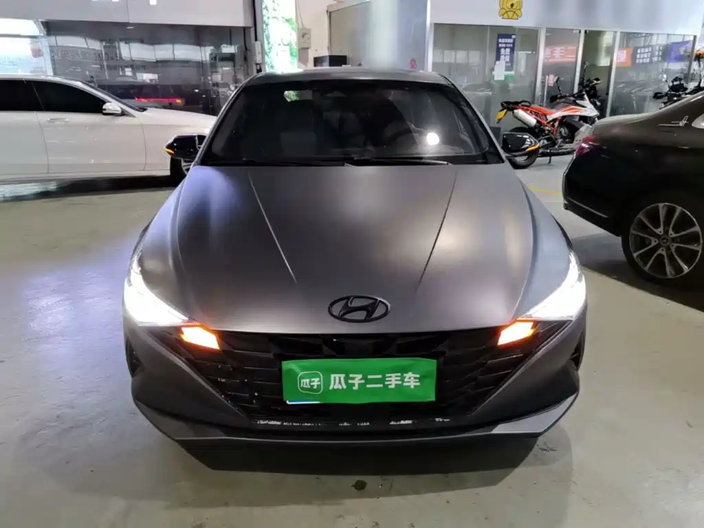 Hyundai Elantra — фото 3