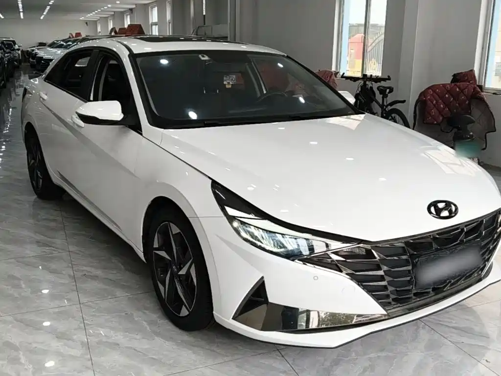 Hyundai Elantra — фото 4