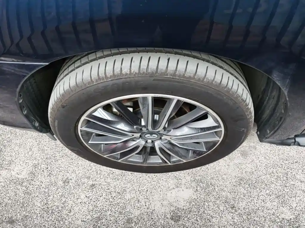Infiniti QX60 (Import) — фото 23