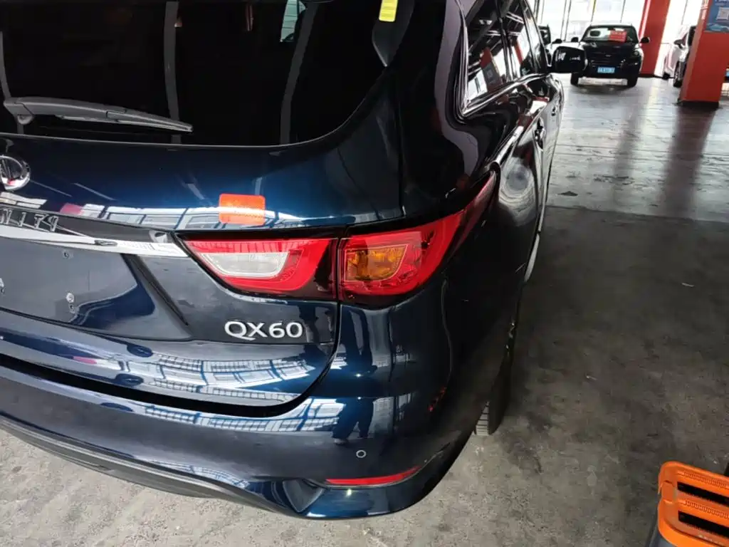 Infiniti QX60 (Import) — фото 8