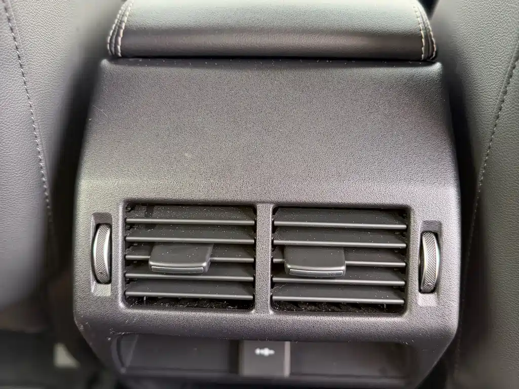 Jaguar E-PACE — фото 19