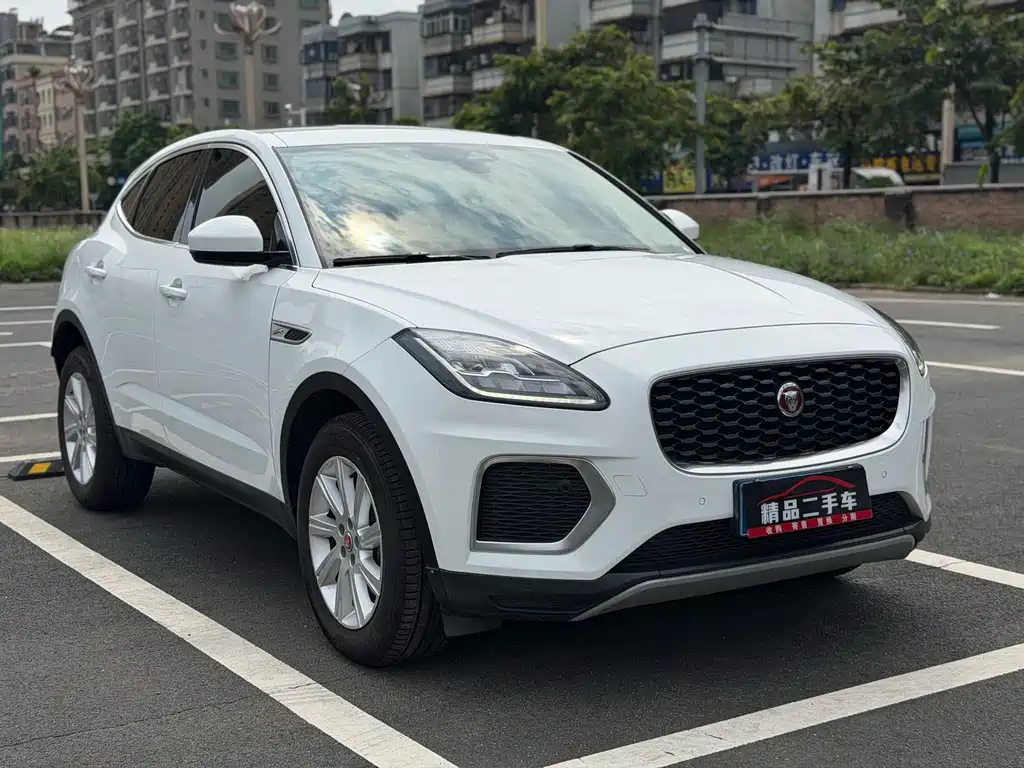Jaguar E-PACE — фото 3