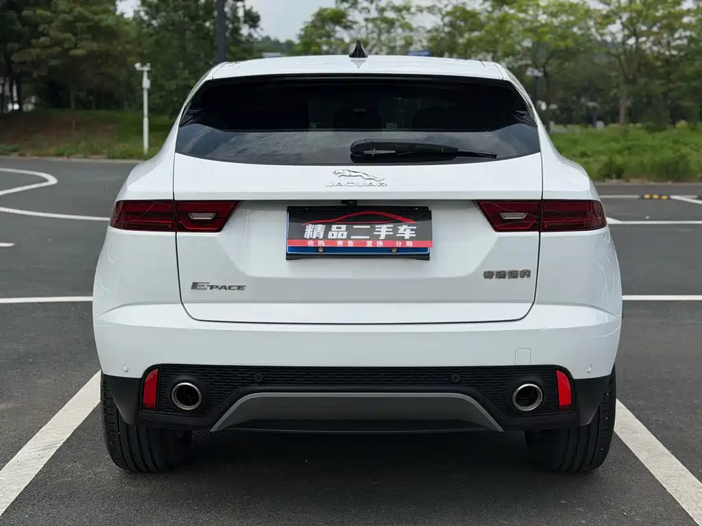 Jaguar E-PACE — фото 6