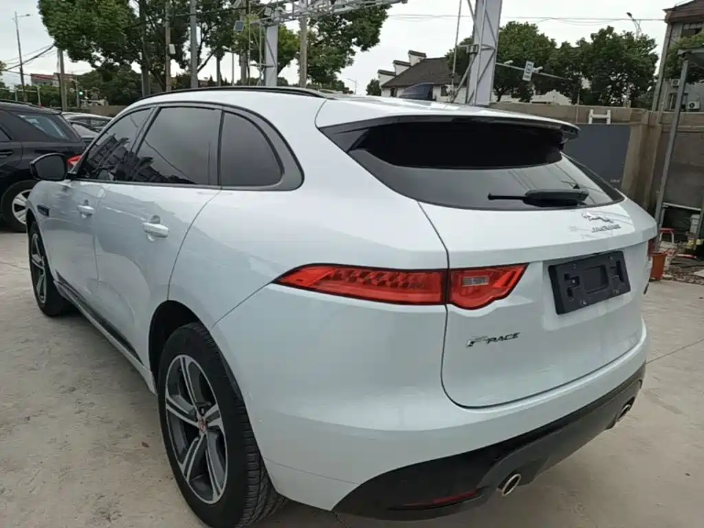 Jaguar F-PACE — фото 5