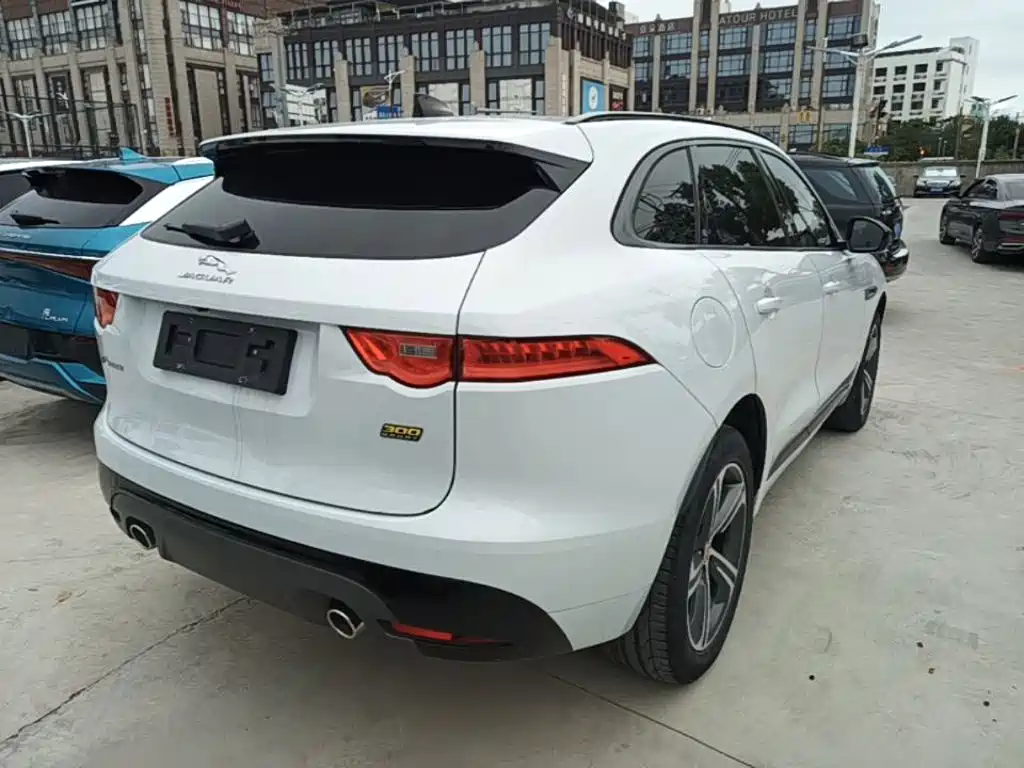 Jaguar F-PACE — фото 7