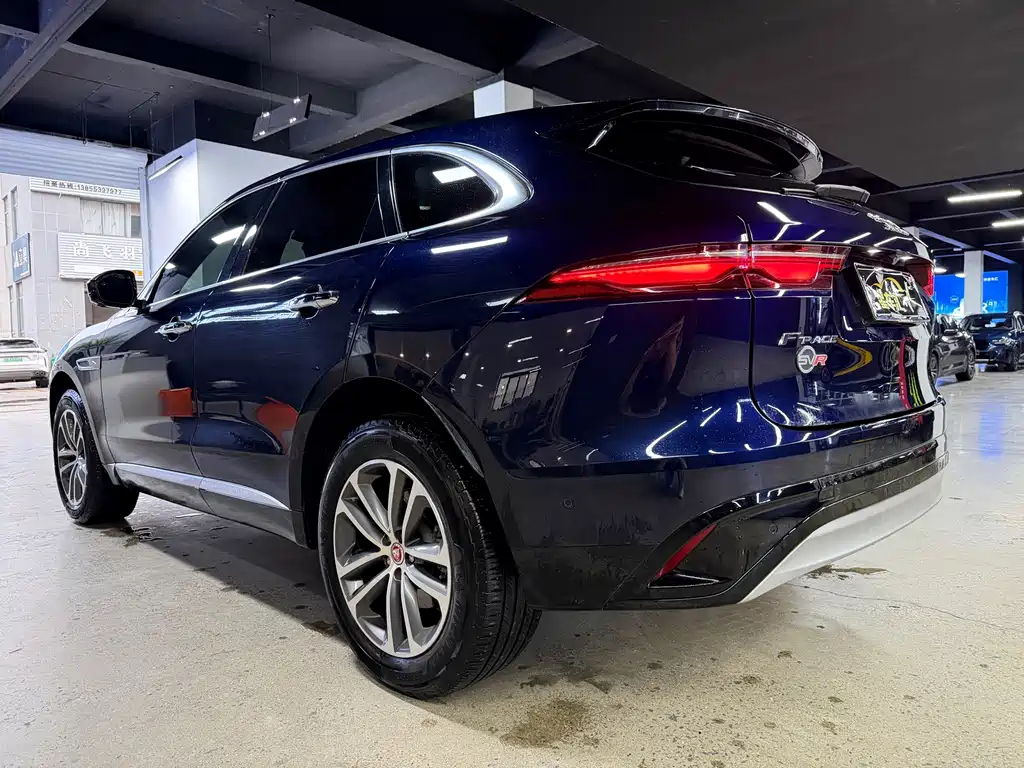 Jaguar F-PACE — фото 11