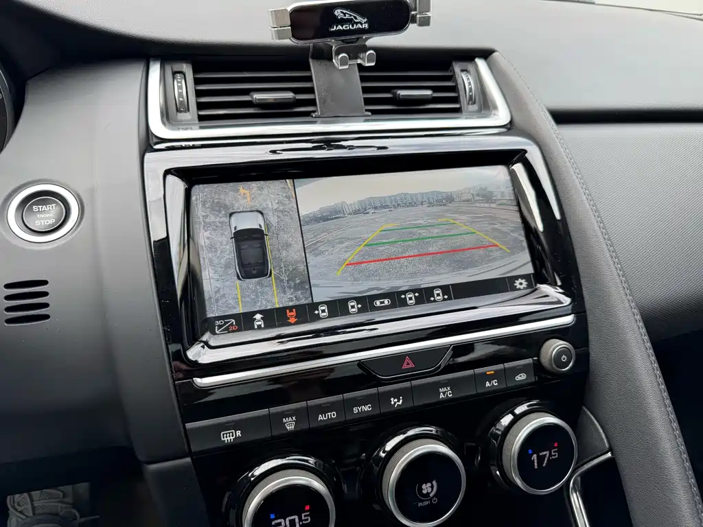 Jaguar E-PACE — фото 23