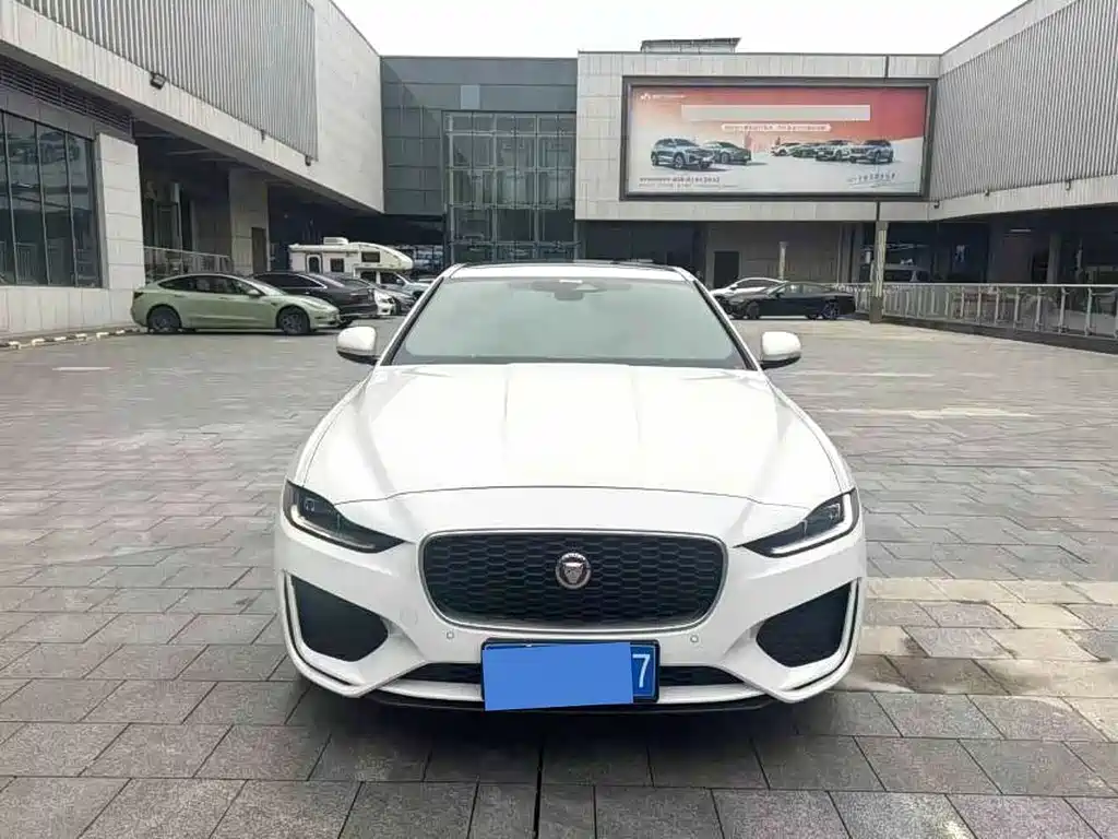 Jaguar XEL — фото 2