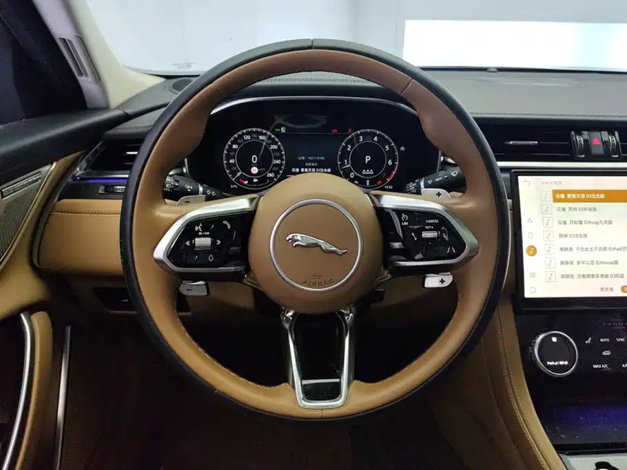 Jaguar XFL — фото 15