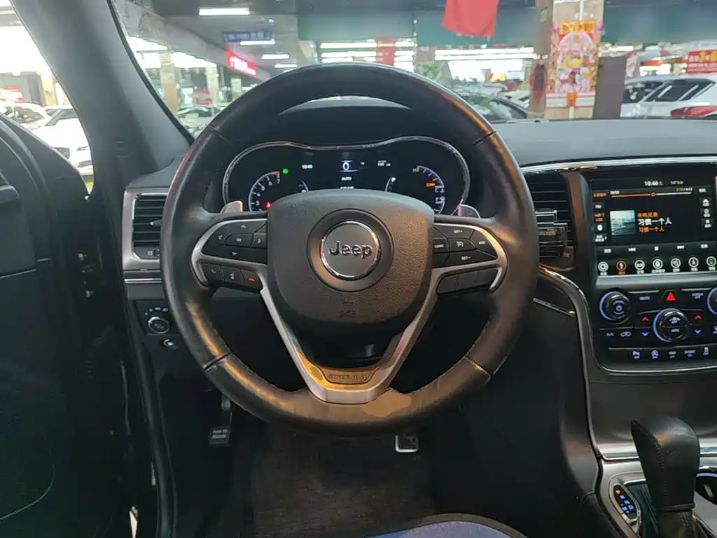 Jeep Grand Cherokee (Import) — фото 11