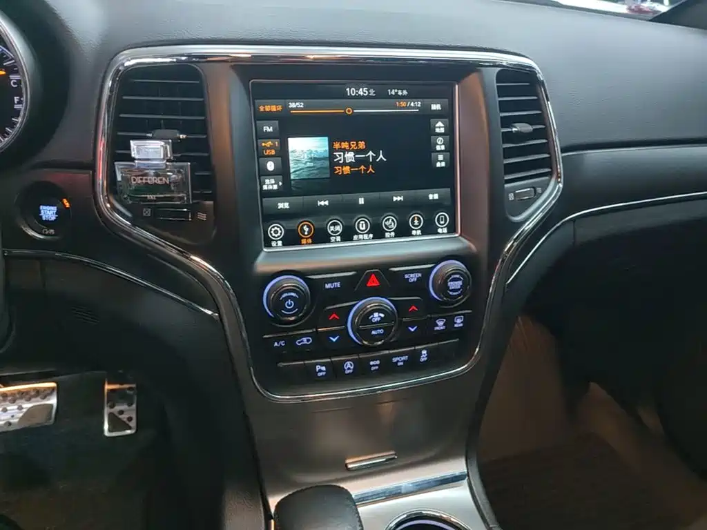 Jeep Grand Cherokee (Import) — фото 13