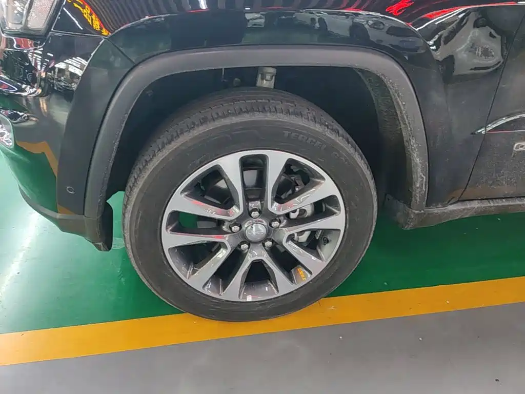 Jeep Grand Cherokee (Import) — фото 23