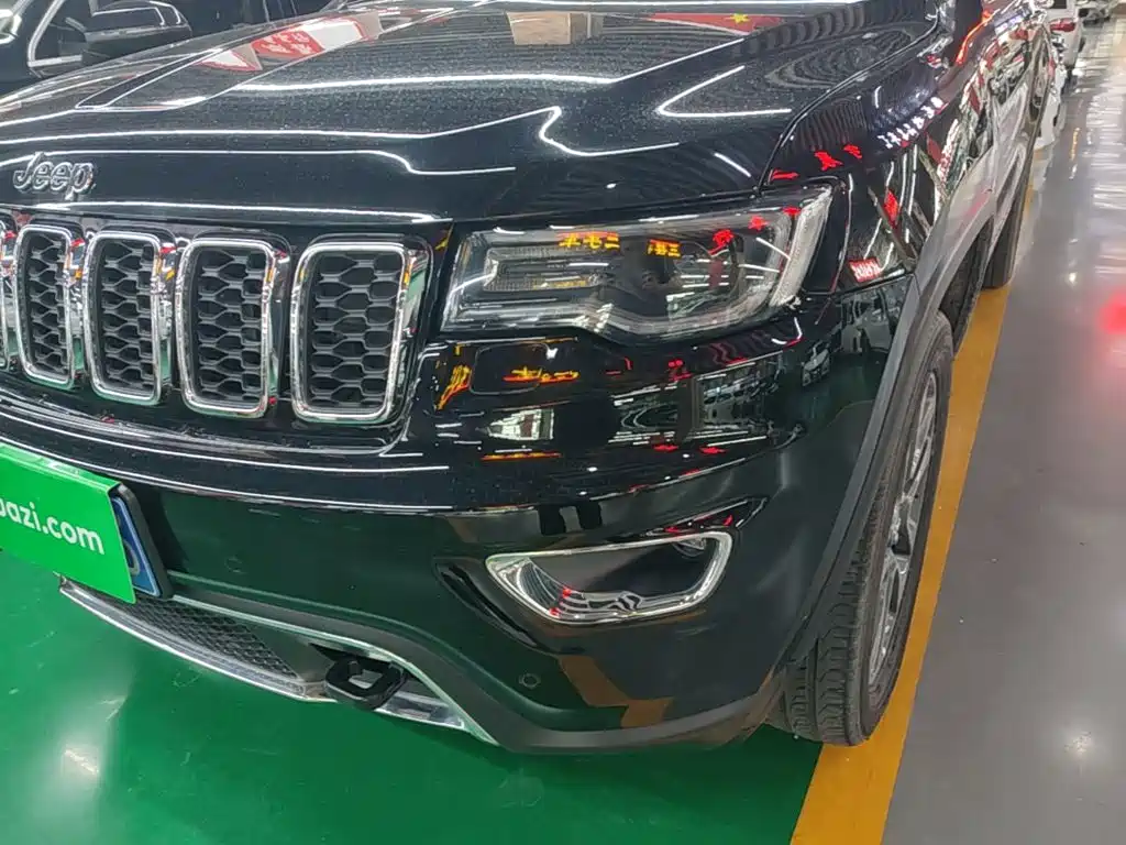 Jeep Grand Cherokee (Import) — фото 24