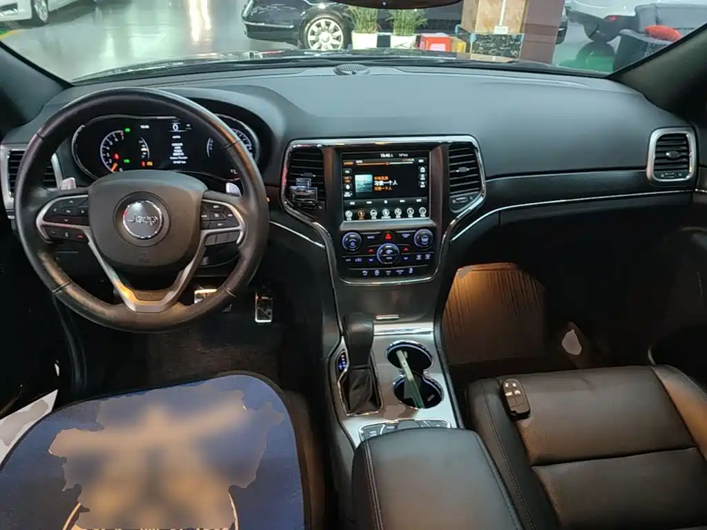 Jeep Grand Cherokee (Import) — фото 10