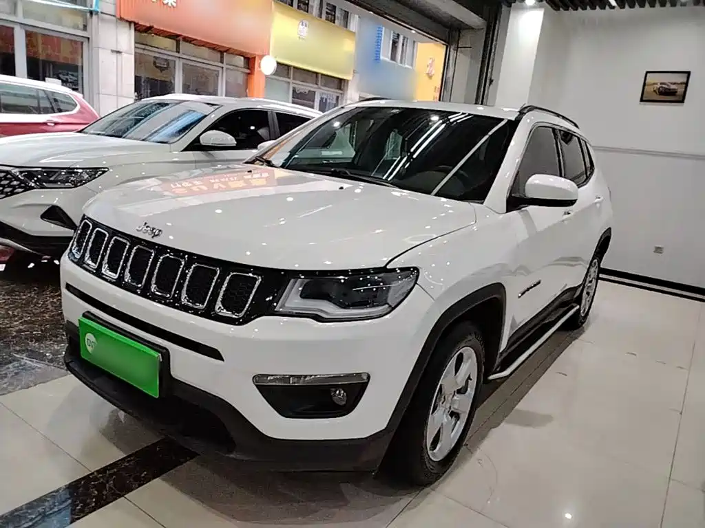 Jeep Compass — фото 2