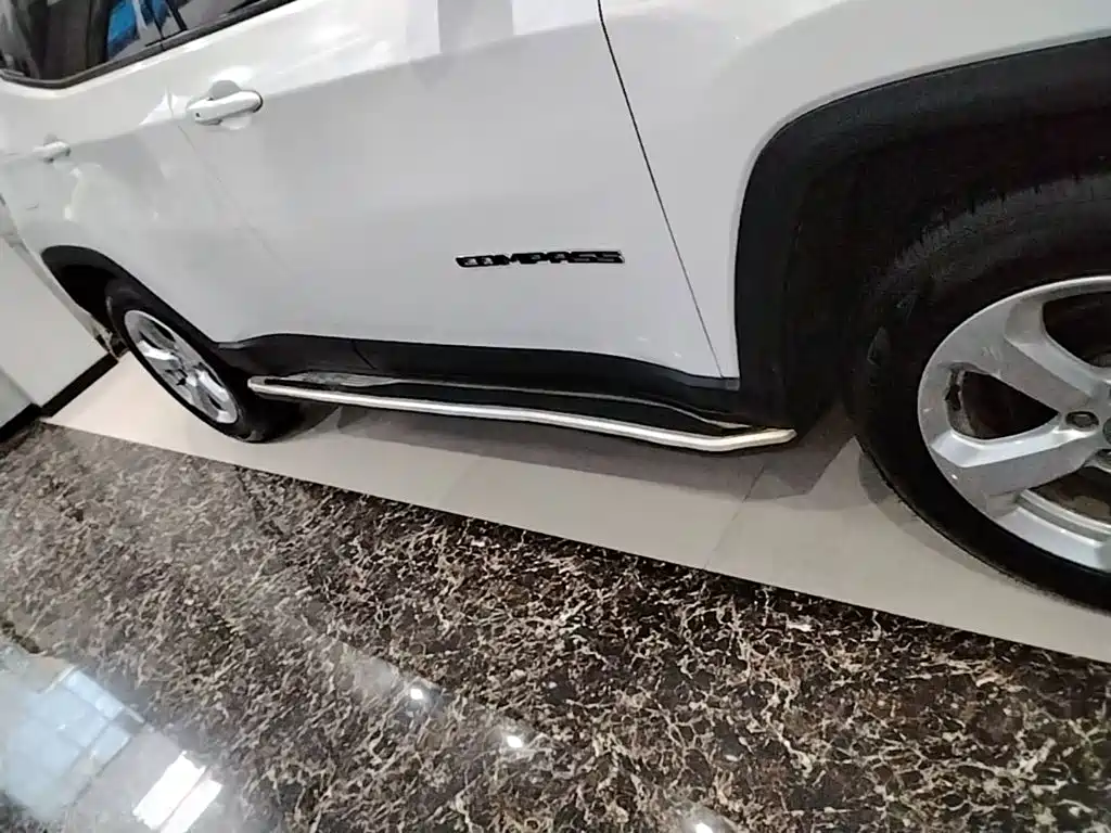 Jeep Compass — фото 21