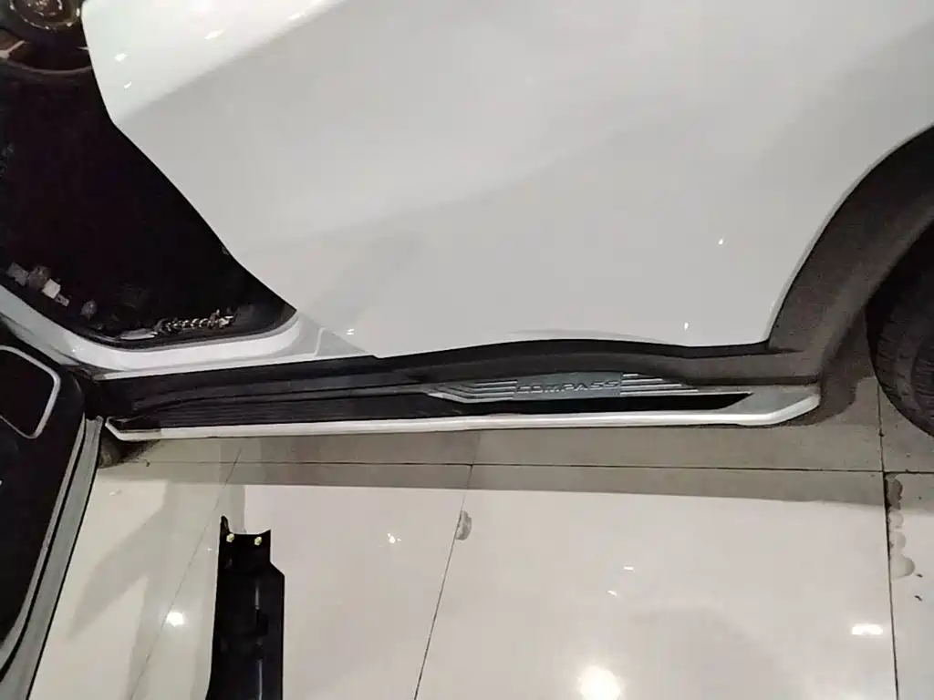 Jeep Compass — фото 22