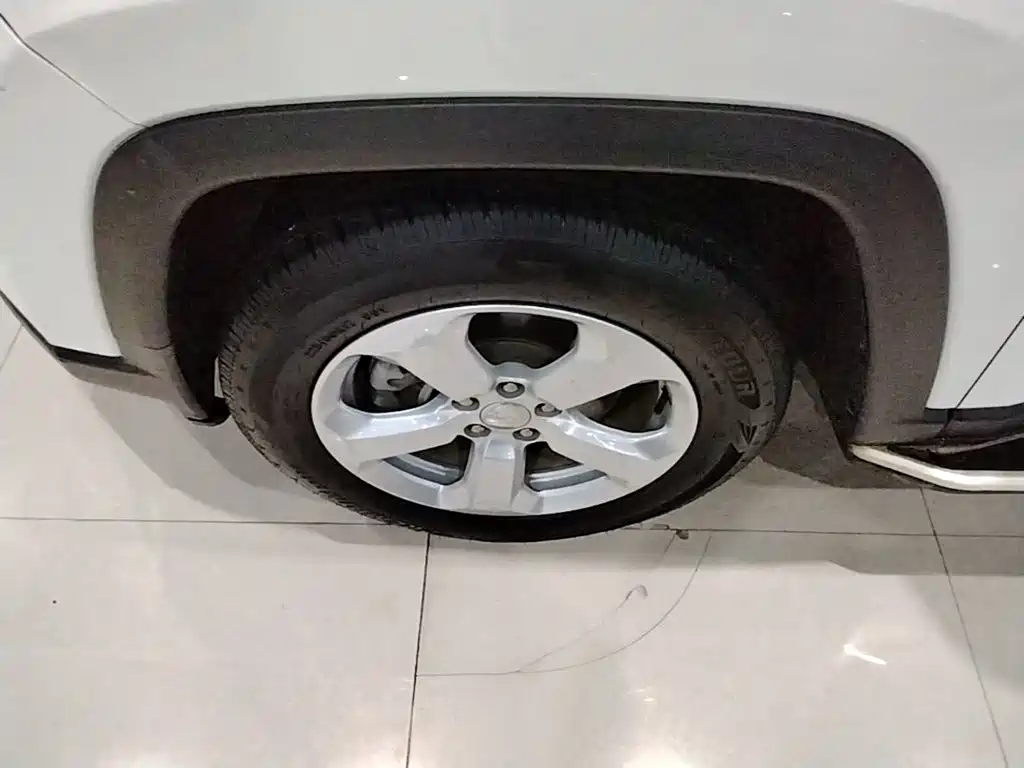Jeep Compass — фото 23