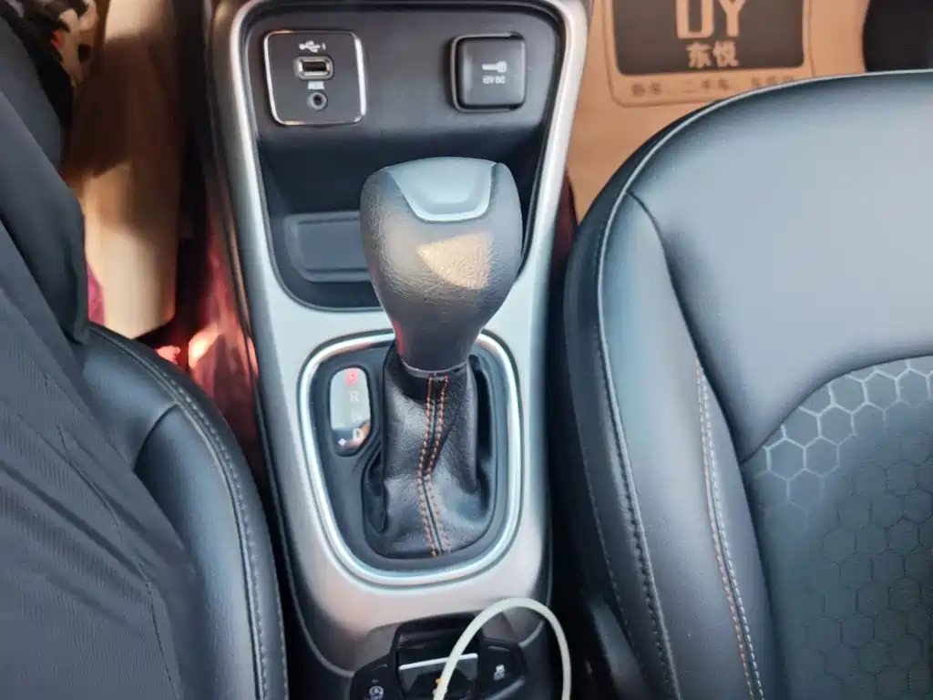 Jeep Compass — фото 14