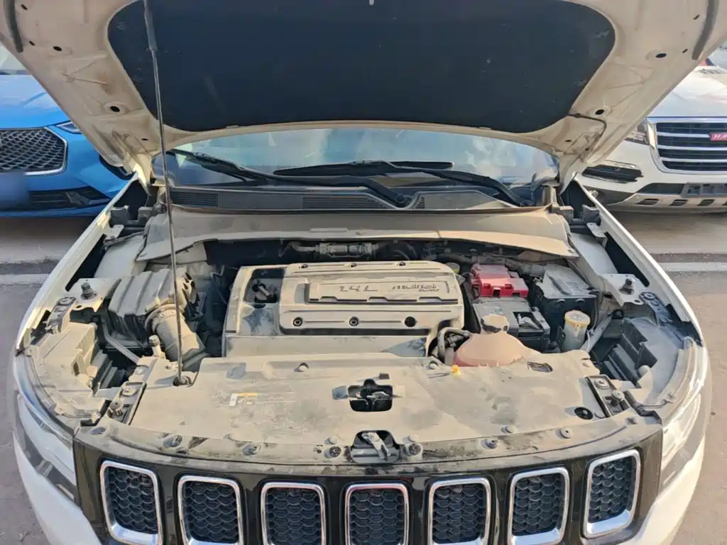 Jeep Compass — фото 20