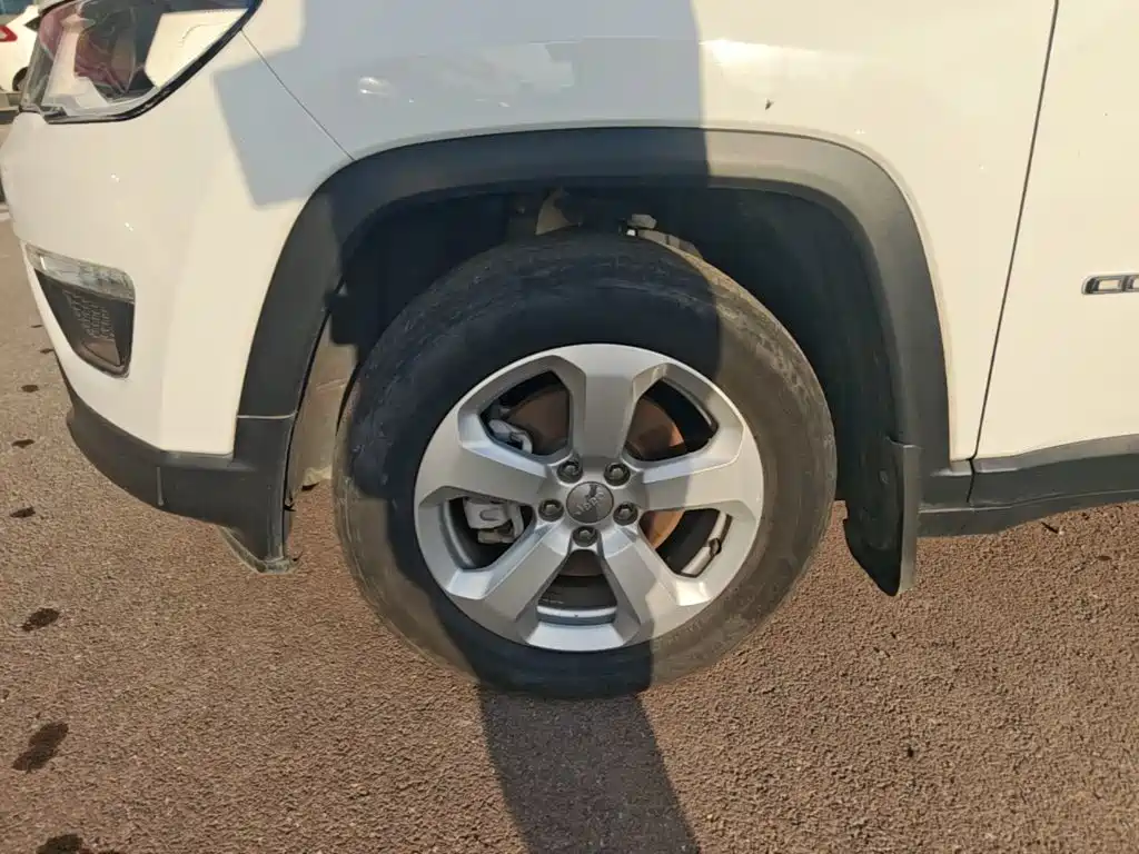 Jeep Compass — фото 23