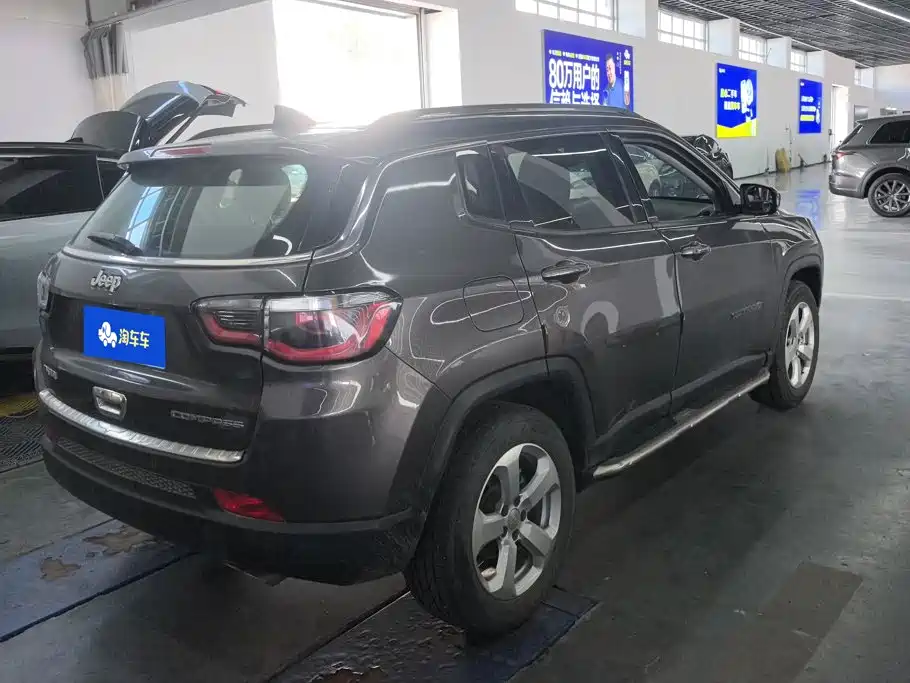 Jeep Compass — фото 3